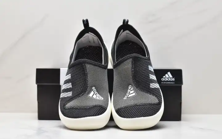 hype Adidas Sneakers