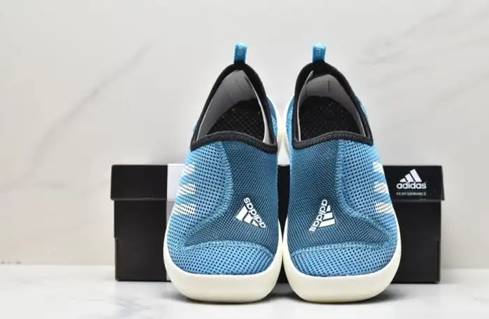 hype Adidas Sneakers