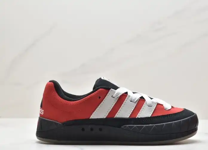 hype Adidas Sneakers