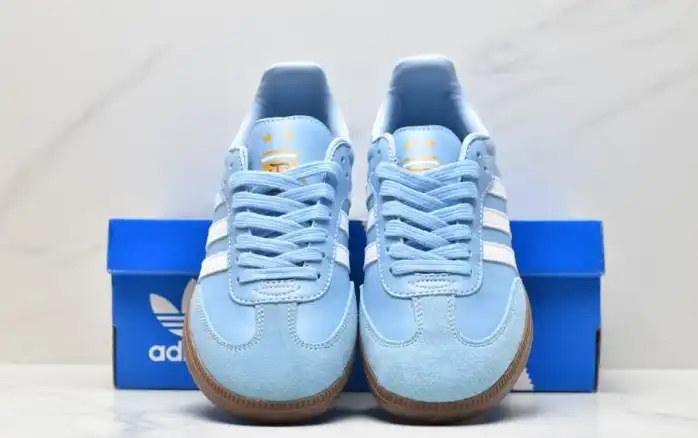 hype Adidas Sneakers