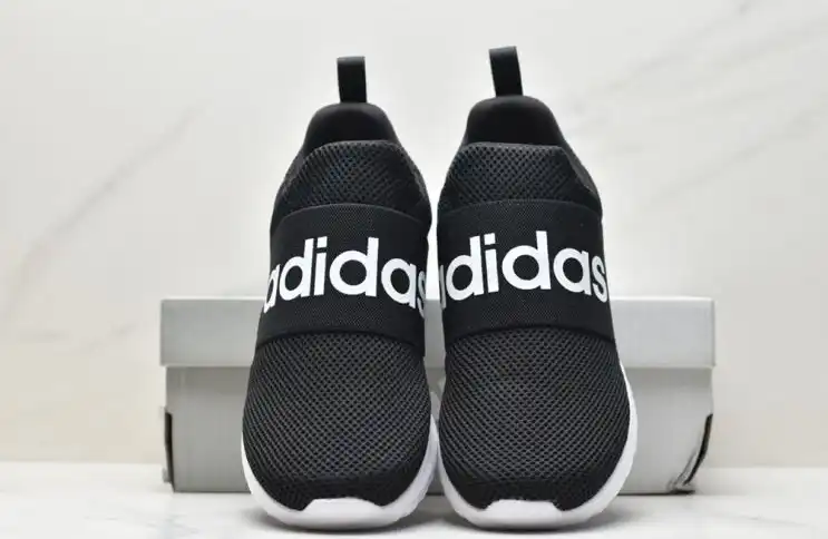 hype Adidas Sneakers