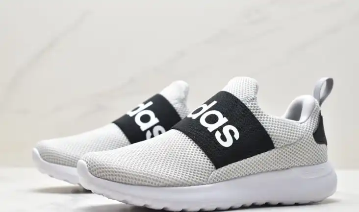 hype Adidas Sneakers