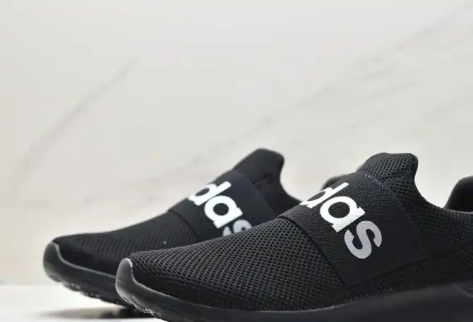 hype Adidas Sneakers