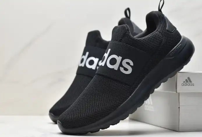 hype Adidas Sneakers