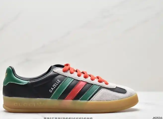 hype Adidas Sneakers