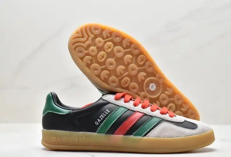 hype Adidas Sneakers