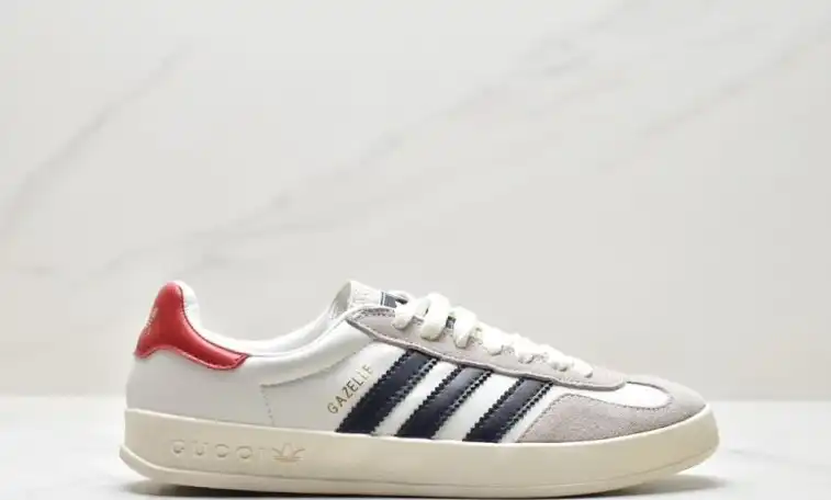 hype Adidas Sneakers