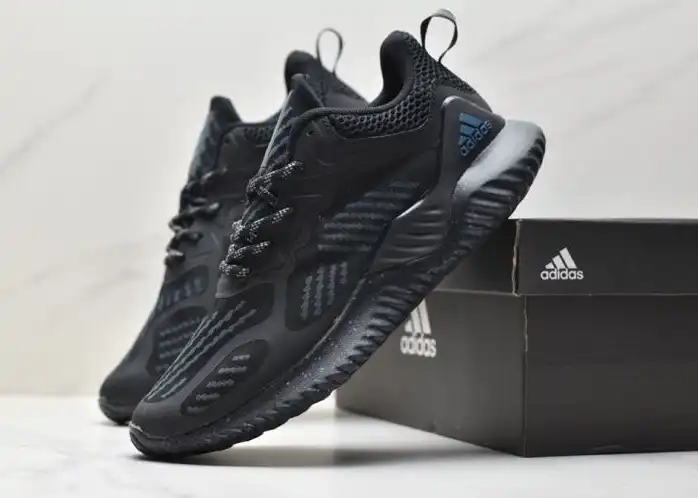 hype Adidas Sneakers