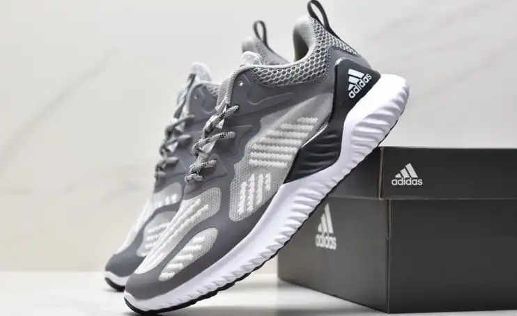 hype Adidas Sneakers