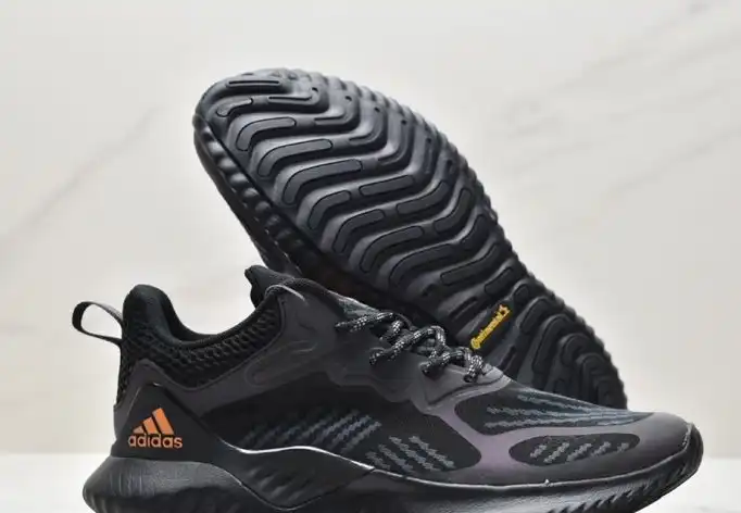 hype Adidas Sneakers