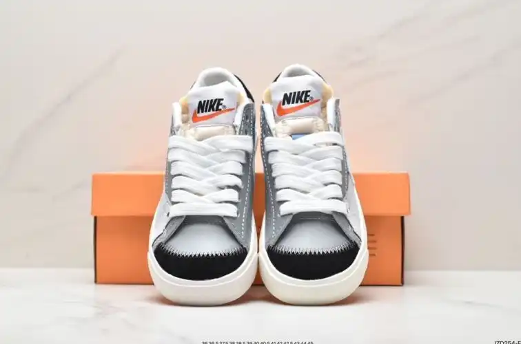 hype Nike Sneakers