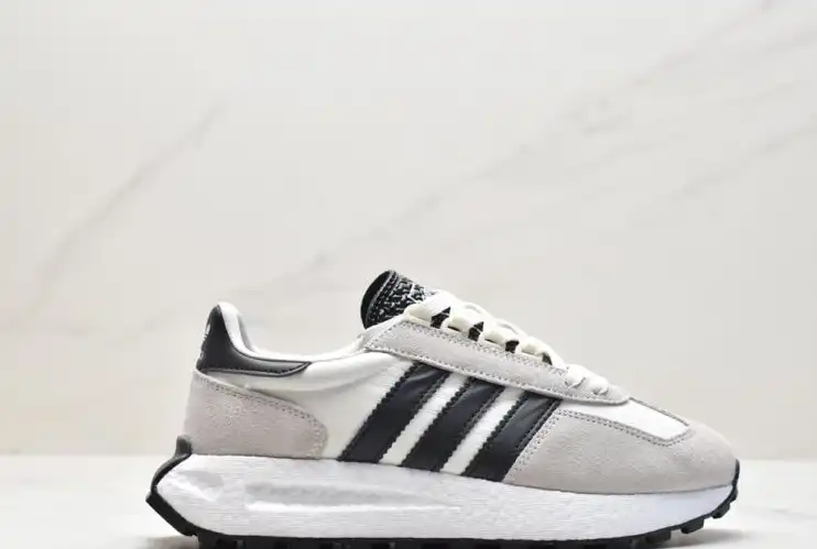 hype Adidas Sneakers