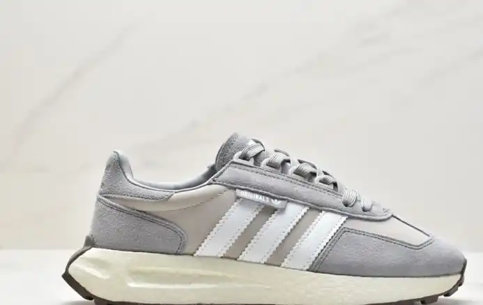 hype Adidas Sneakers