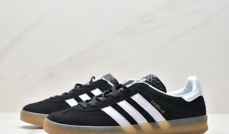 hype Adidas Sneakers