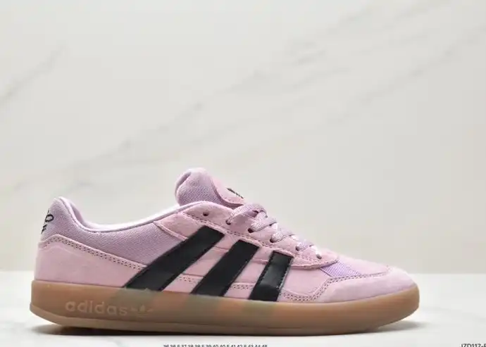 hype Adidas Sneakers