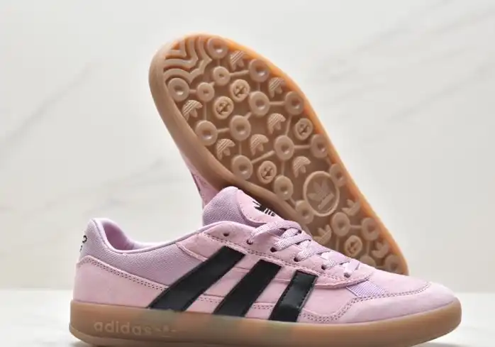 hype Adidas Sneakers