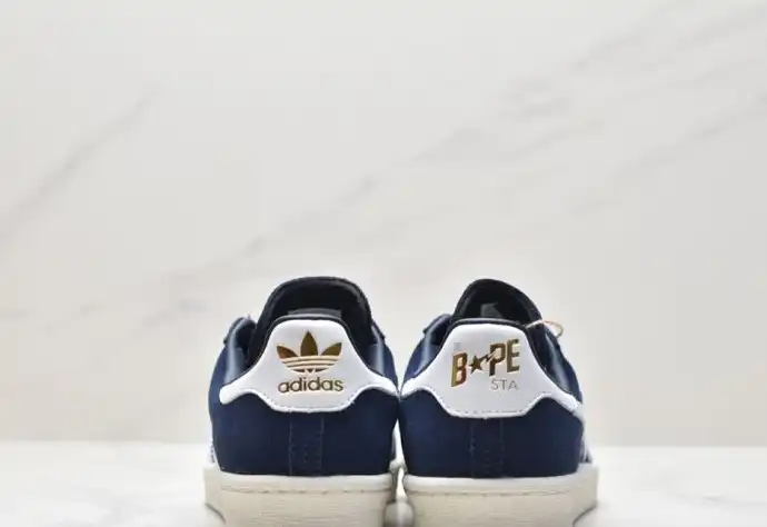 hype Adidas Sneakers