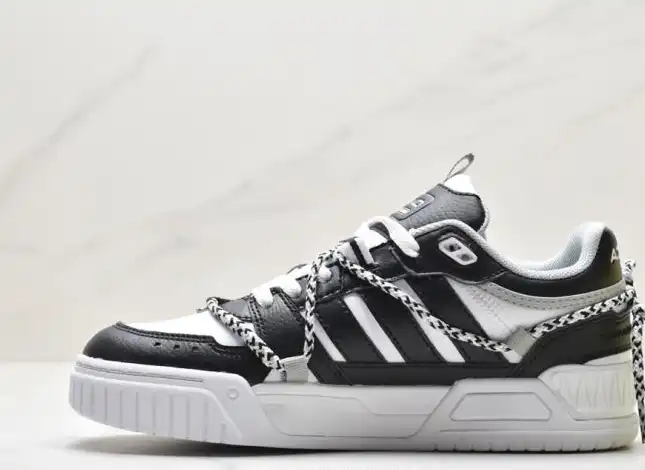 hype Adidas Sneakers