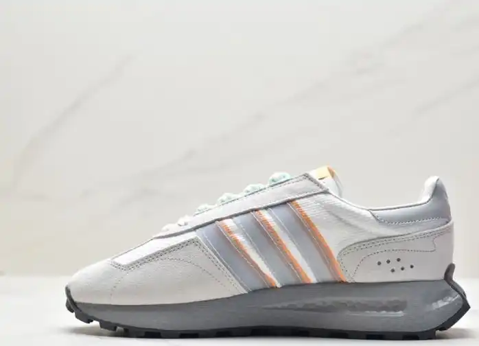 hype Adidas Sneakers