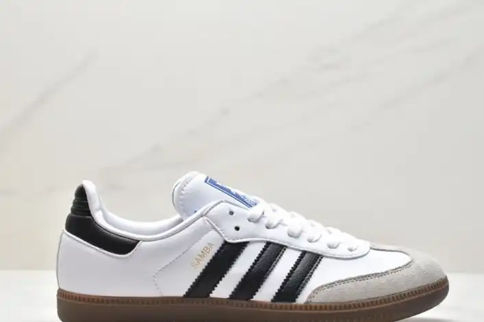 hype Adidas Sneakers