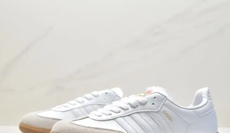 hype Adidas Sneakers