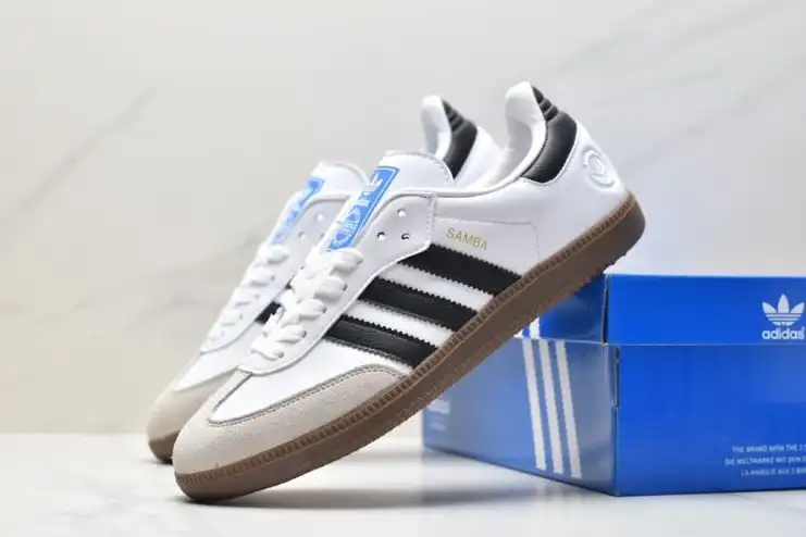 hype Adidas Sneakers