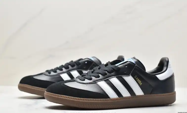 hype Adidas Sneakers