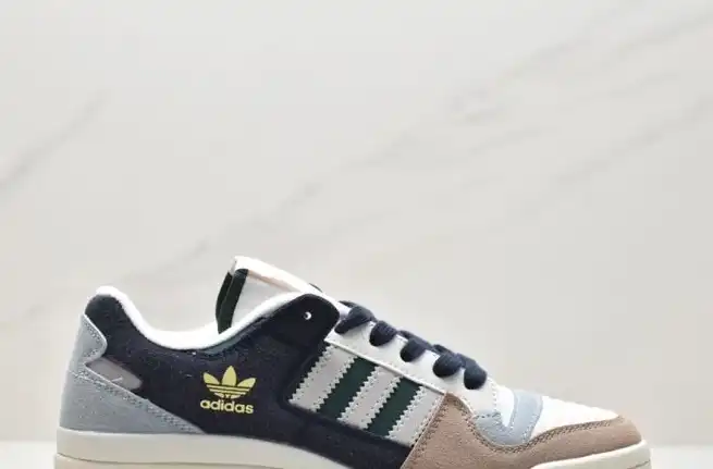 hype Adidas Sneakers