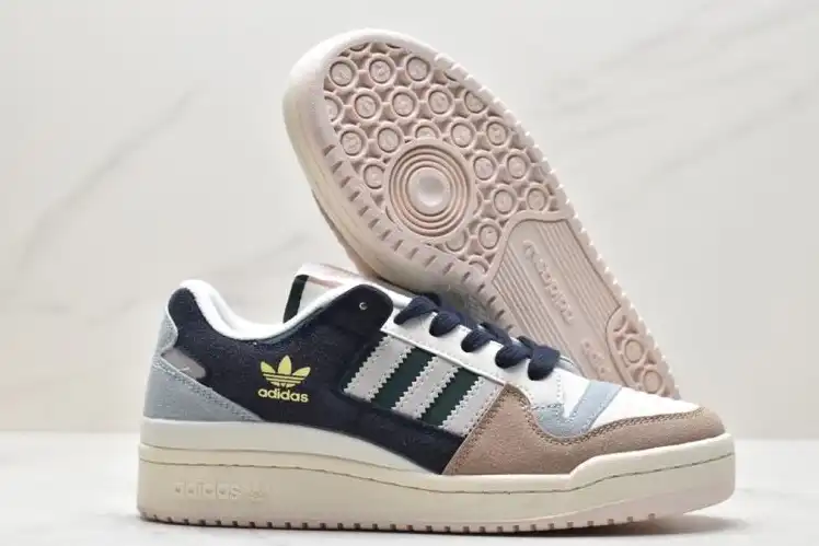 hype Adidas Sneakers