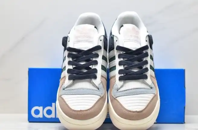 hype Adidas Sneakers