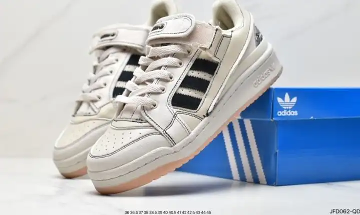 hype Adidas Sneakers