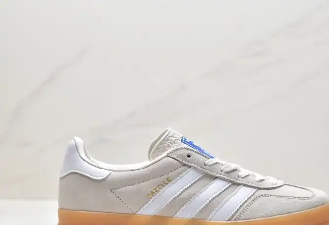 hype Adidas Sneakers