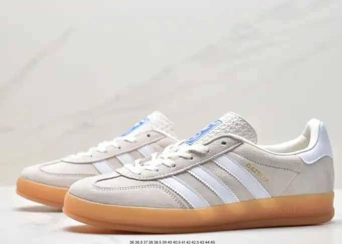 hype Adidas Sneakers