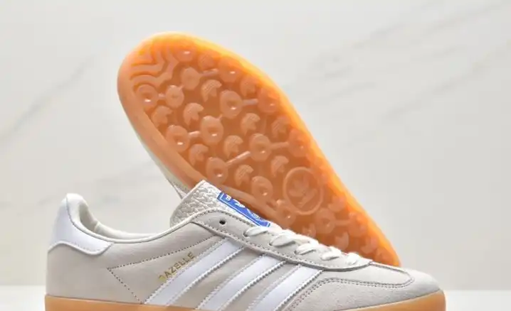 hype Adidas Sneakers