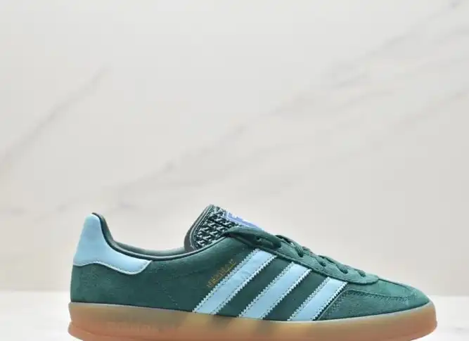 hype Adidas Sneakers