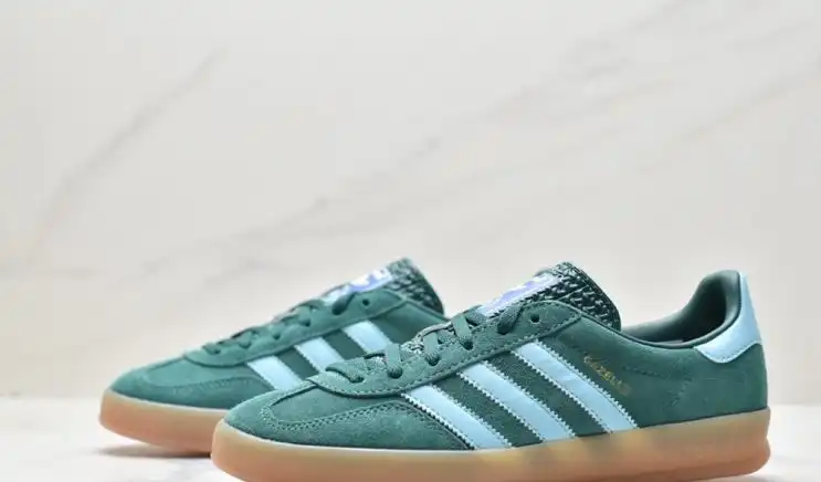 hype Adidas Sneakers