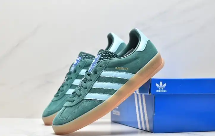 hype Adidas Sneakers