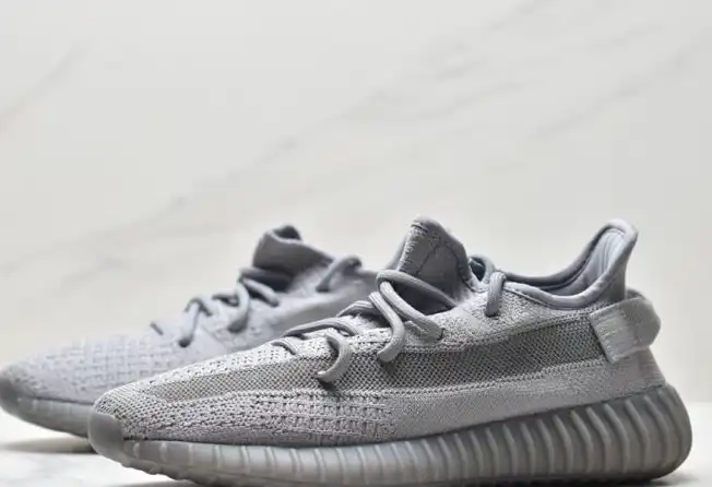 hype Adidas Yeezy Boost