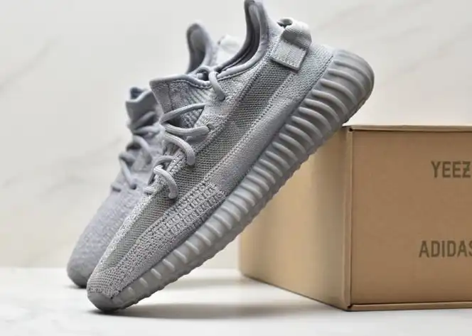 hype Adidas Yeezy Boost