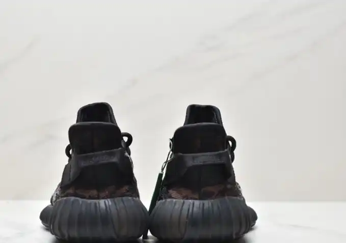 hype Adidas Yeezy Boost