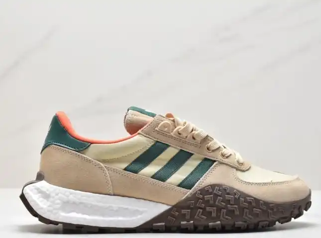 hype Adidas Sneakers