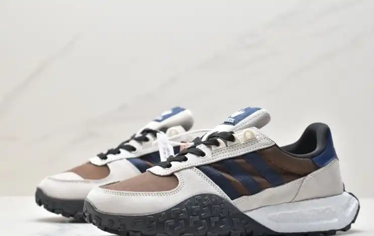 hype Adidas Sneakers