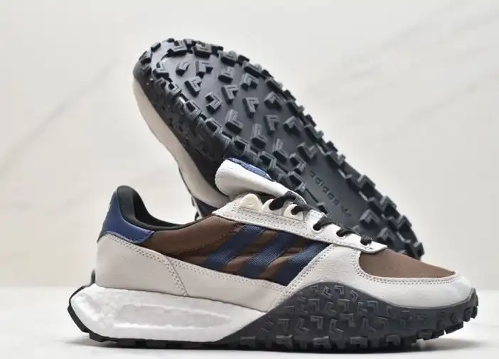 hype Adidas Sneakers