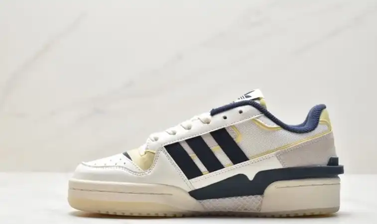 hype Adidas Sneakers