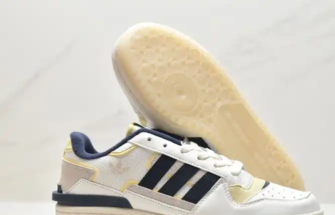 hype Adidas Sneakers