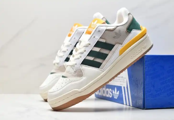 hype Adidas Sneakers