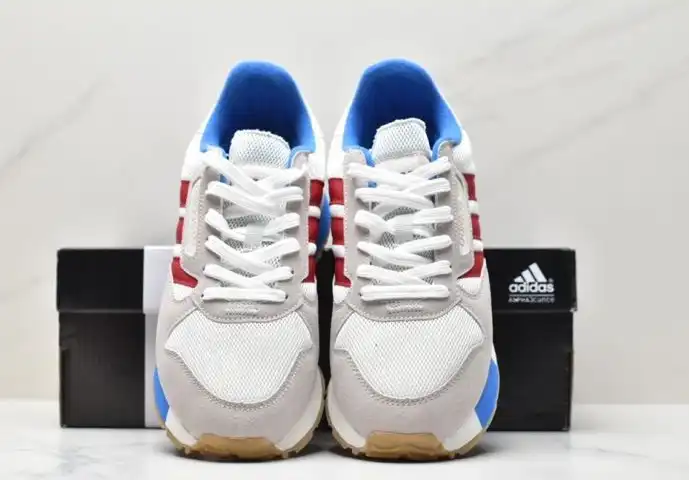 hype Adidas Sneakers