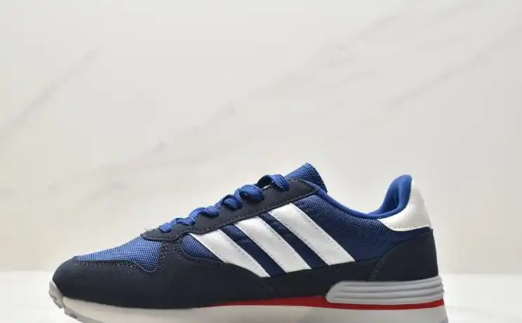 hype Adidas Sneakers