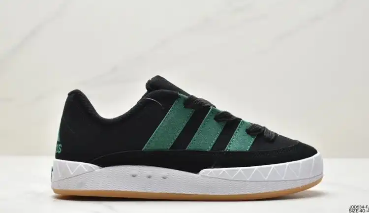 hype Adidas Sneakers