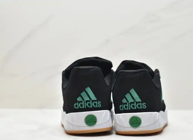 hype Adidas Sneakers